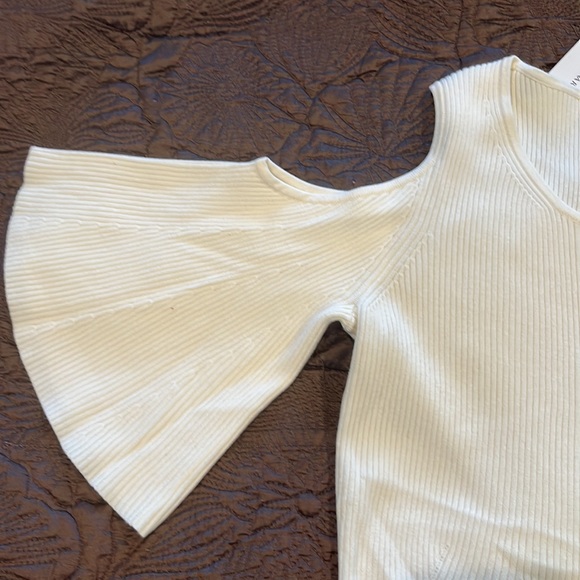 Banana Republic ivory blouse, size M, NWT. - Picture 4 of 9